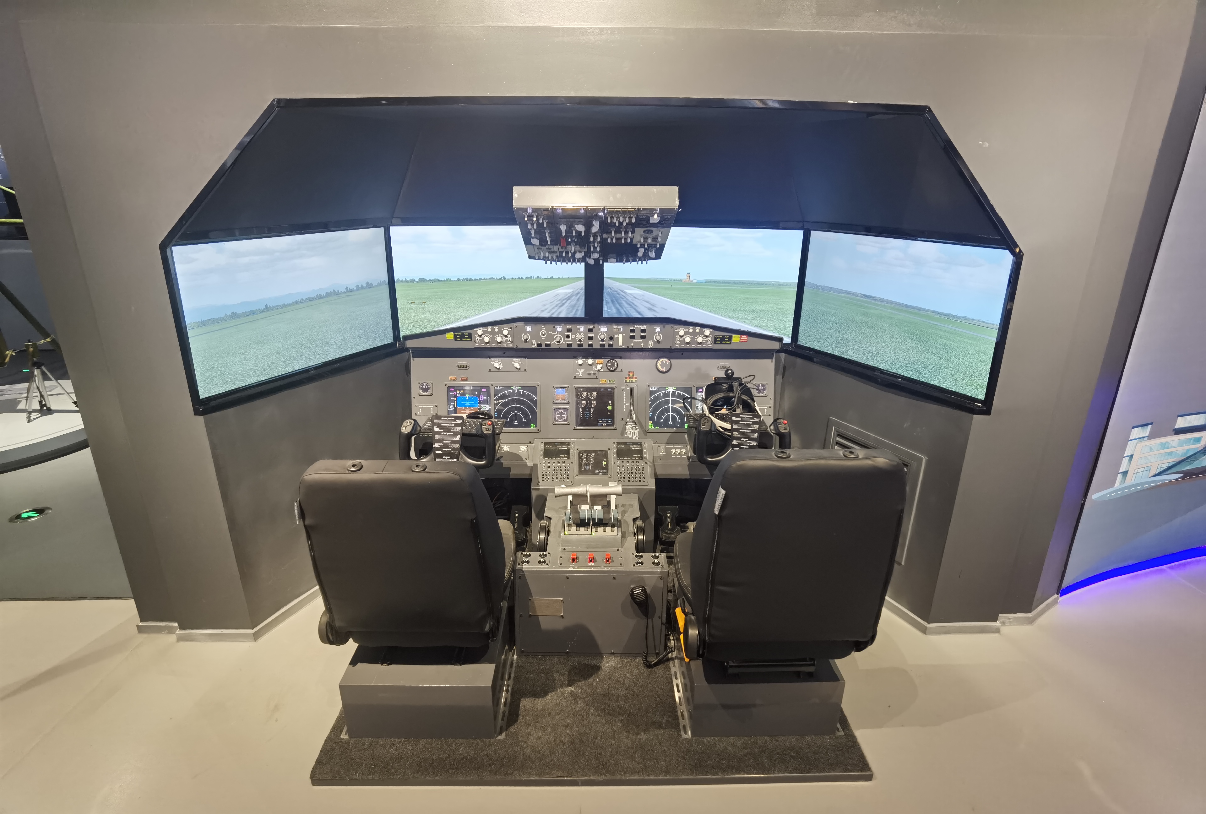 科普级737-800模拟体验舱